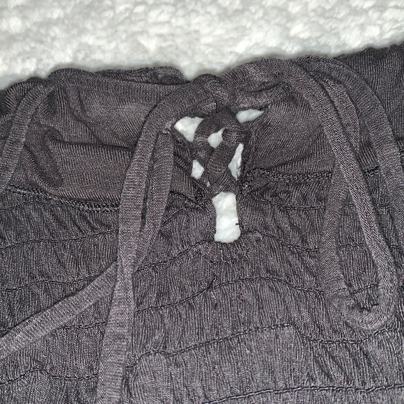 SOFT AND STRETCHY american eagle tank with crossed tie and ruffles!! size: xs - Picture 2 of 4